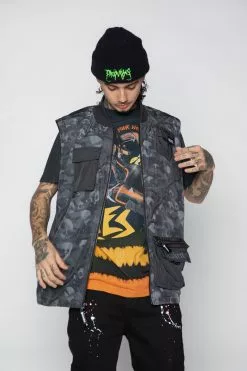 BROKEN PROMISES Catacombs Vest Black Outerwear
