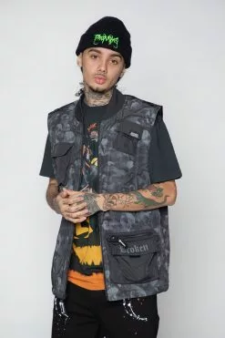 BROKEN PROMISES Catacombs Vest Black Outerwear