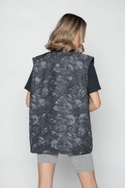 BROKEN PROMISES Catacombs Vest Black Outerwear