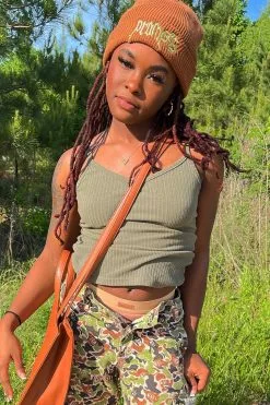 BROKEN PROMISES Play Fight Beanie Brown Headwear